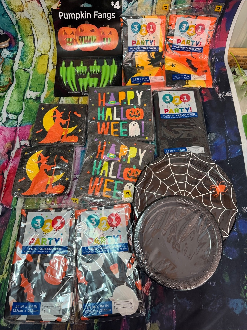 Halloween Party Supplies Kit - Black & Orange Tableware and Napkins